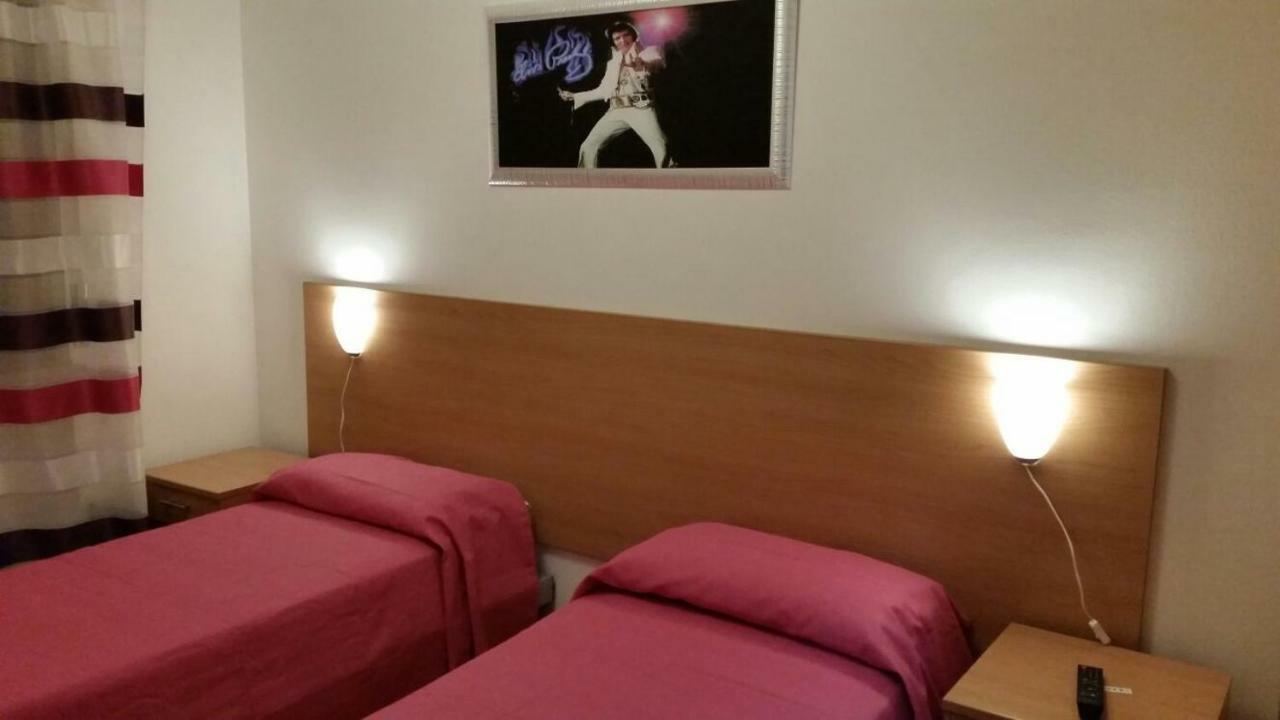 Holidays Artisti Bed & Breakfast Peschiera del Garda